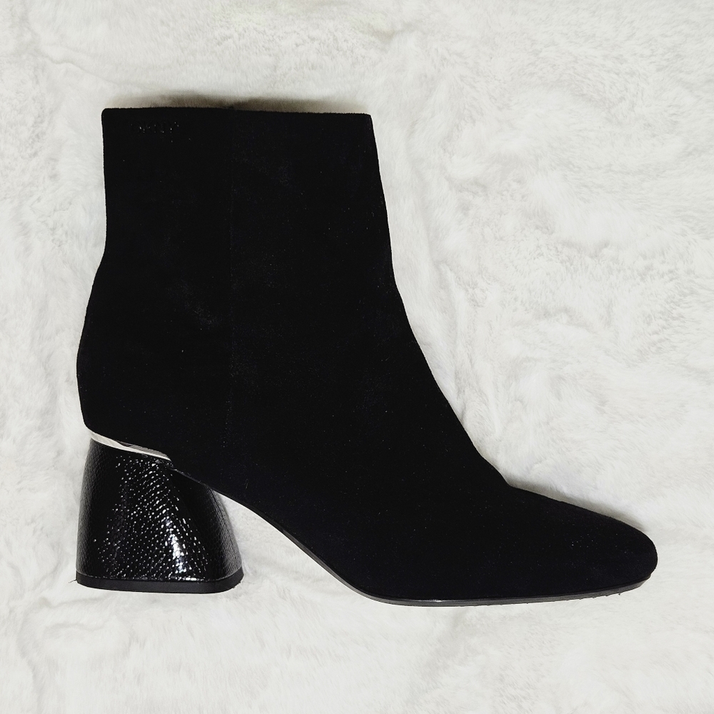 DKNY Ankle Boots Booties 9.5 Black Suede Silver Accent Caleena Heeled Boots NIB - Picture 2 of 6